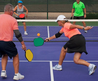 La montée du pickleball est un peu bruyante et un peu perturbatrice - mais cela ne la ralentit pas
